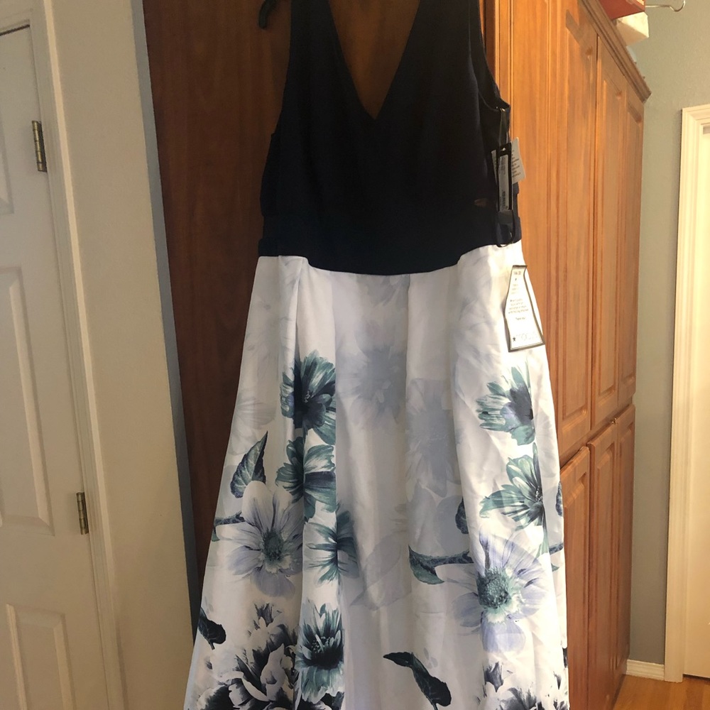 Formal dress with cutout details & pockets!